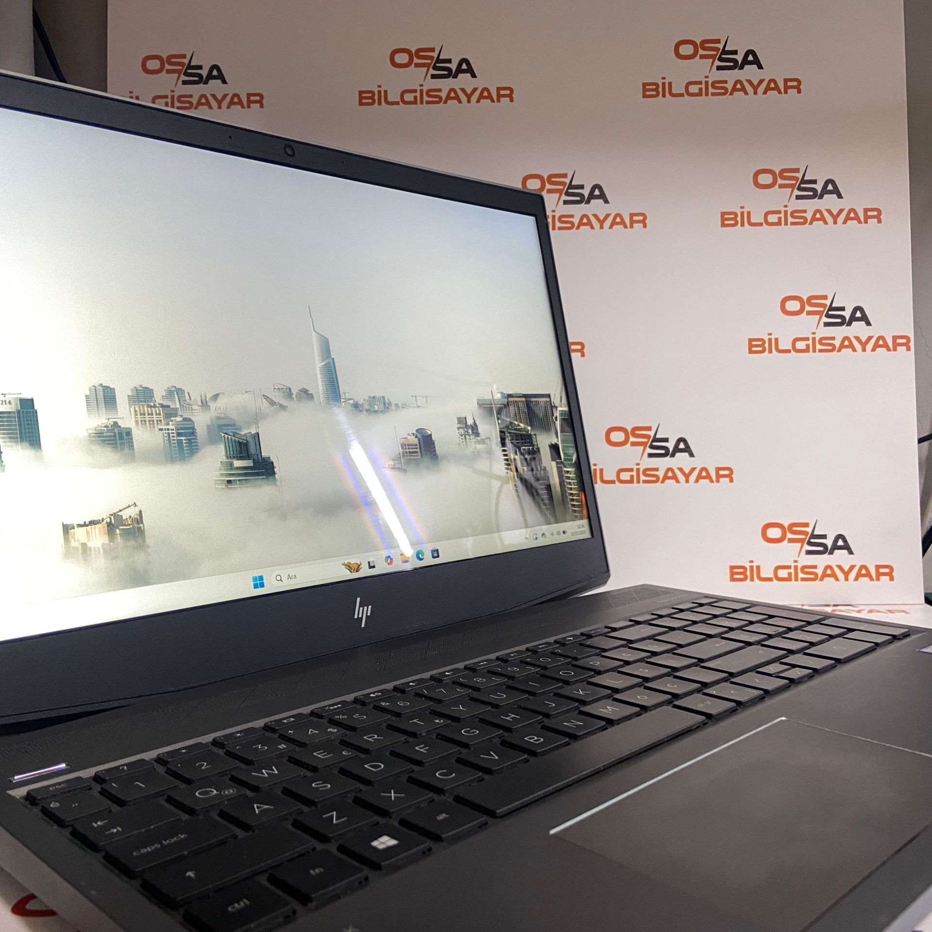 HP ZBook 15v G5 / Intel® Core™ İ7-8750H/NVIDIA Quadro P600 GDDR5 128 bit 4GB/16 GB 2666 MHz DDR4/256 SSD/Dokunmatik Ekran