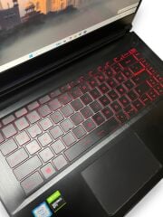 MSI GF63 Thin  i7 9750H 8 Ram 512 GB SSD GTX 1650