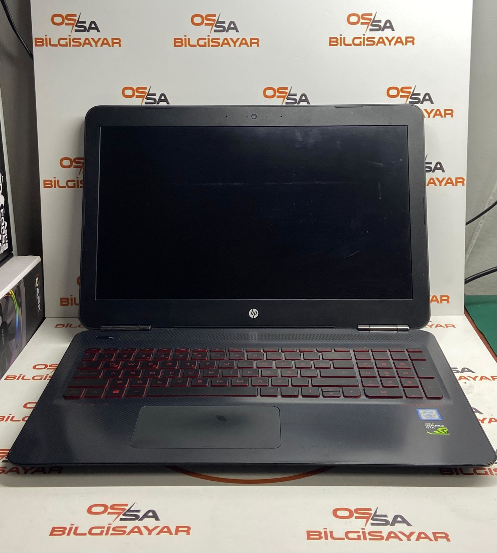 Hp Omen 15-ax209nt / İ7-7.Nesil / 12Ram / 1TB HDD / 240SSD / NVIDIA GeForce GTX 1050 (4GB) / FULL HD