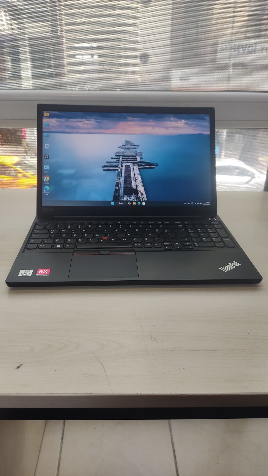 Lenovo ThinkPad E15 / İ7-10.Nesil / 16 Ram / 512SSD / RX640 2 GB