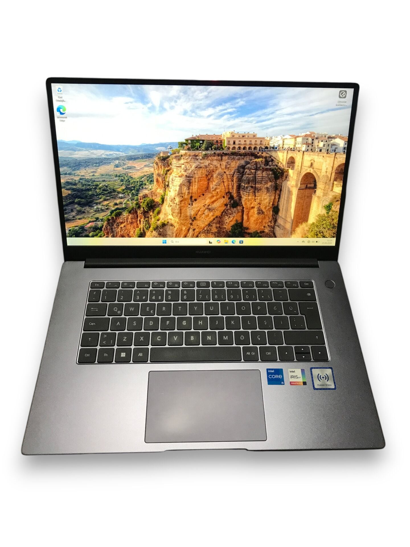Kutulu Huawei İ5-1135G7 8 RAM 256 SSD 15.6'' FHD