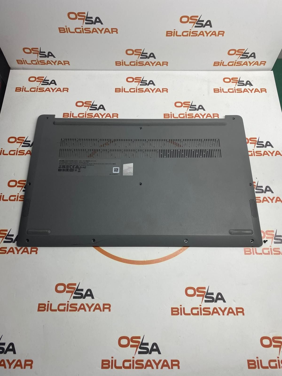 Lenovo ideaPad 1 15IGL7 Alt Kasa