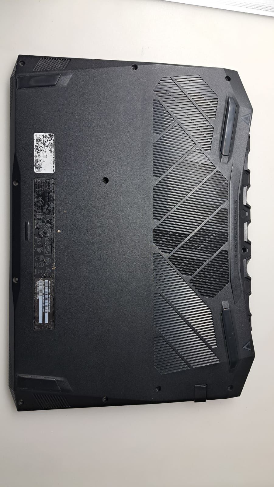 Acer Nitro AN515-54SC Alt Kasa