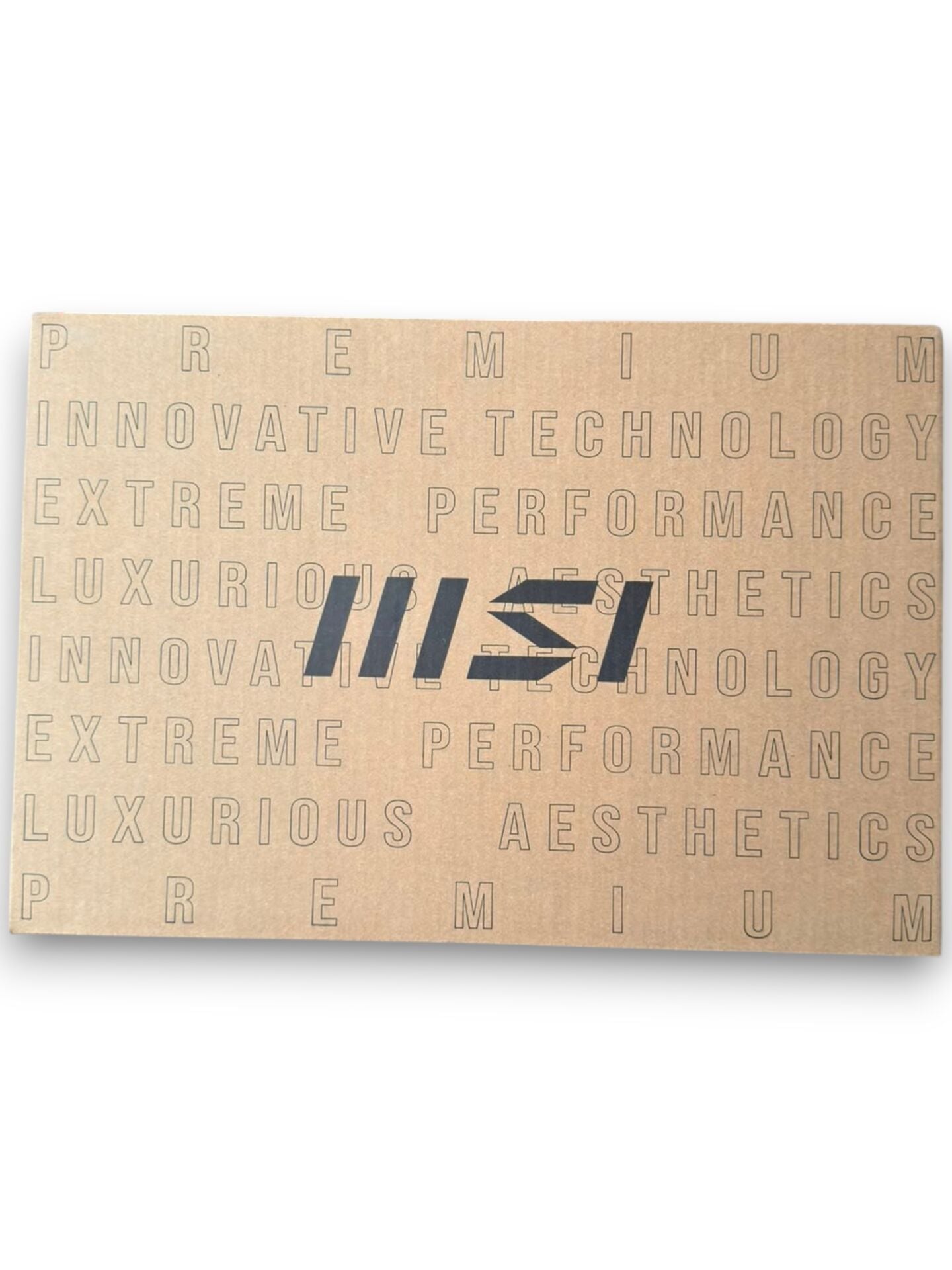 Sıfır Msi Cyborg i5-13420H 16 RAM 512 SSD RTX 4050 6 GB