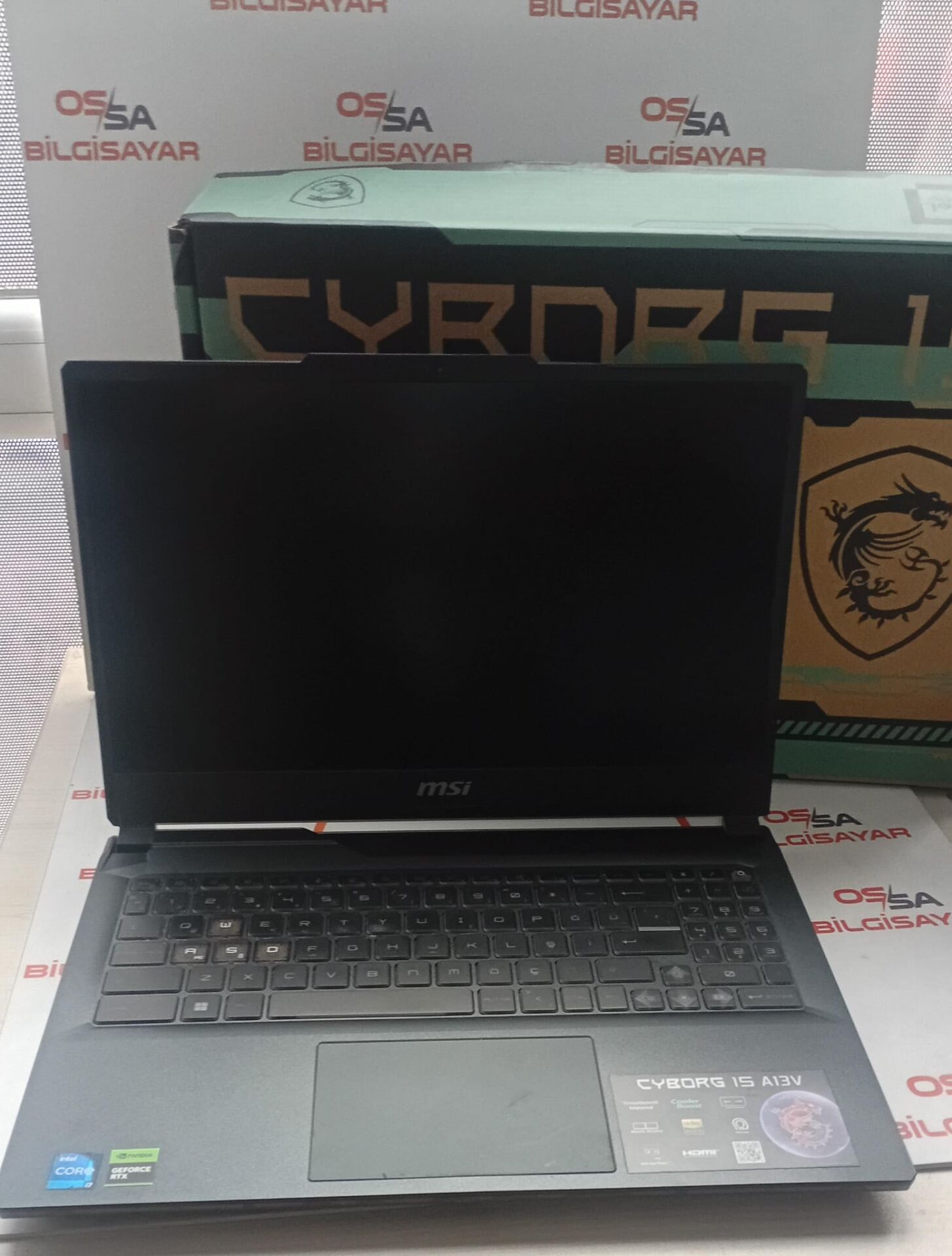 MSİ CYBORG İ7 13620H / 16 Ram / 512 SSD / RTX 4060 8 GB