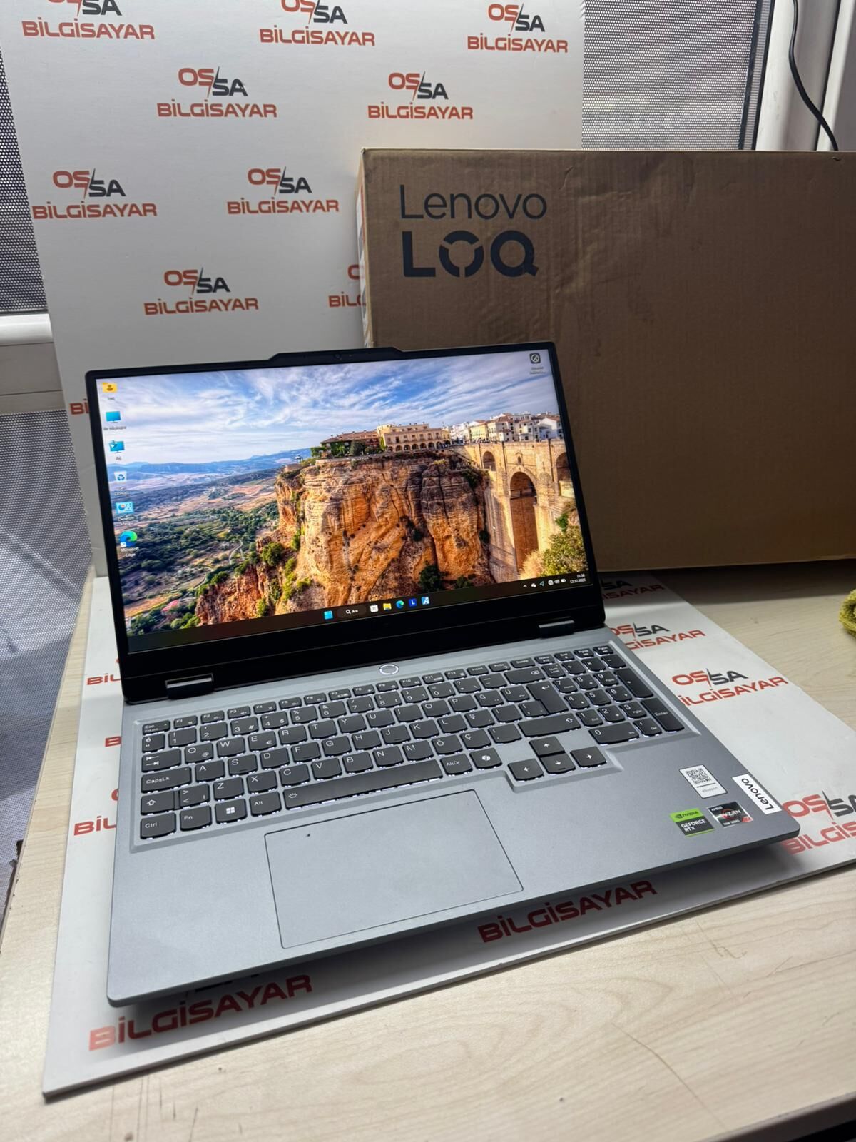 Lenovo LOQ Ryzen 7 7435HS / 24 Ram / 512 SSD / RTX 4060 8 GB