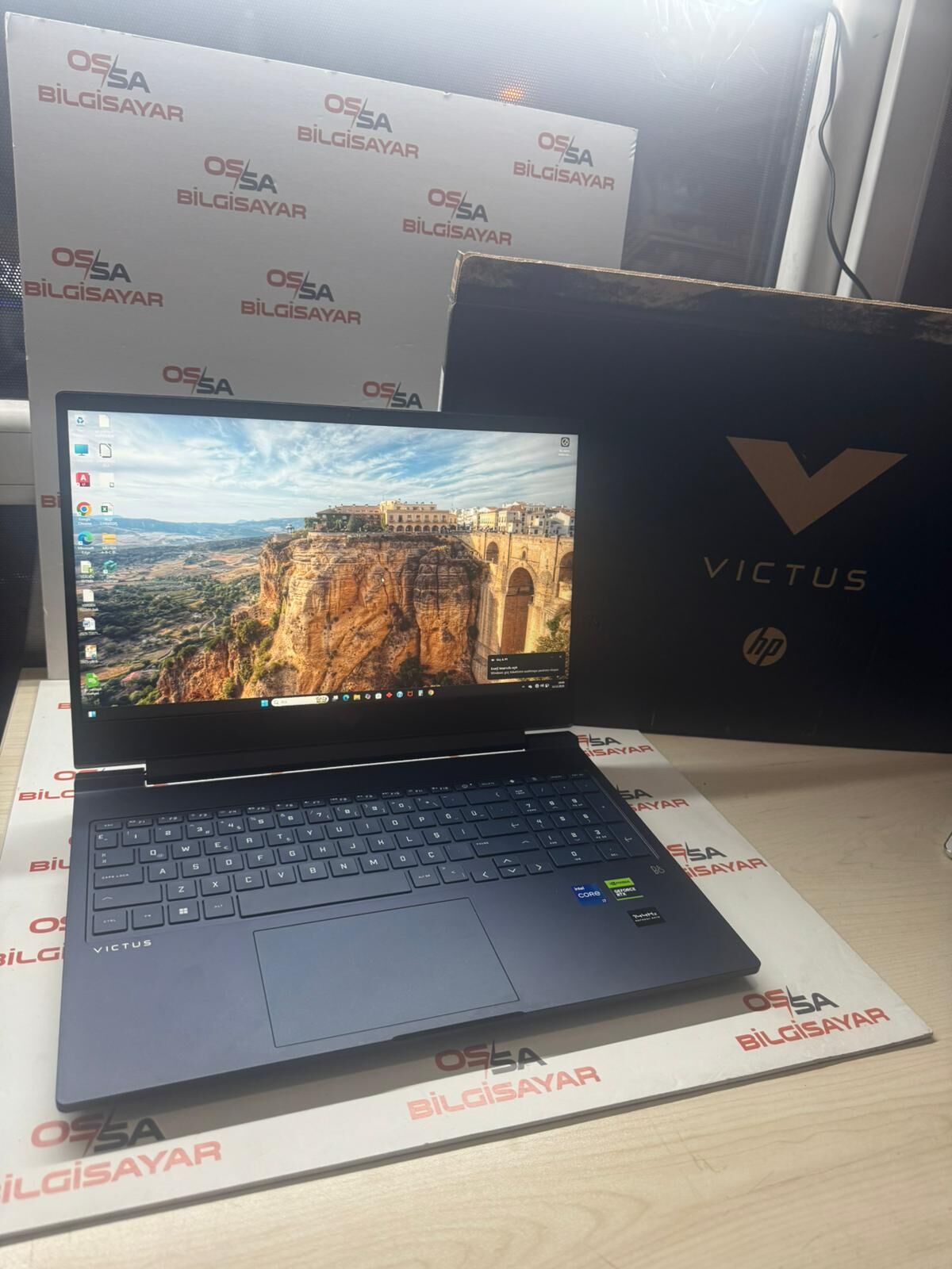 Hp Victus İ7 13700H / 16 Ram / 512 SSD / RTX 4070 8 GB