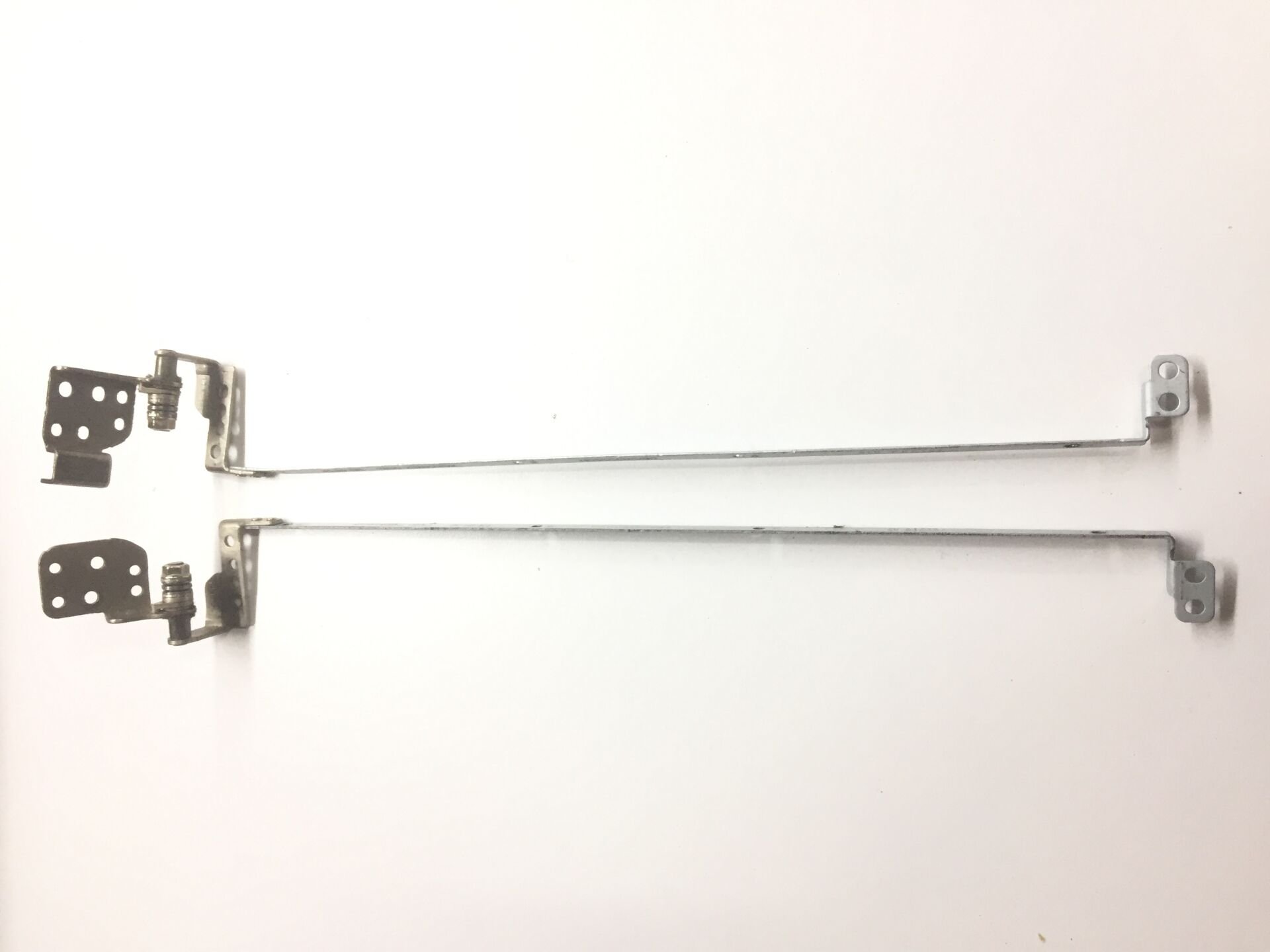 Toshiba Satellite L850-1R8 Menteşe